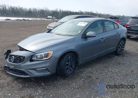 2017 Volvo S60 T5 Dynamic z USA, uszkodzony, nr VIN YV126MFL6H2439763
